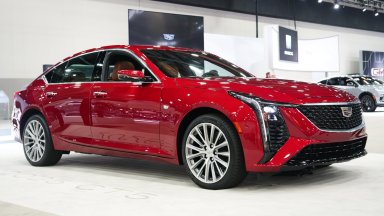 Cadillac CT5 получи огромен 33-инчов сензорен дисплей