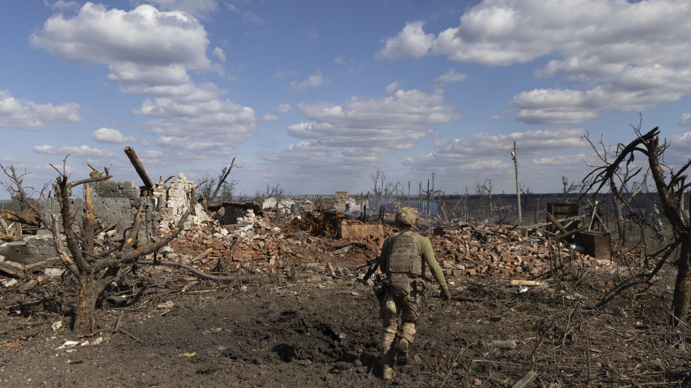 Украйна обвини Русия за вълна от въздушни удари срещу цивилни цели с две жертви