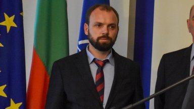 Мустафа Емин от Да България обяви че вече е нещатен сътрудник