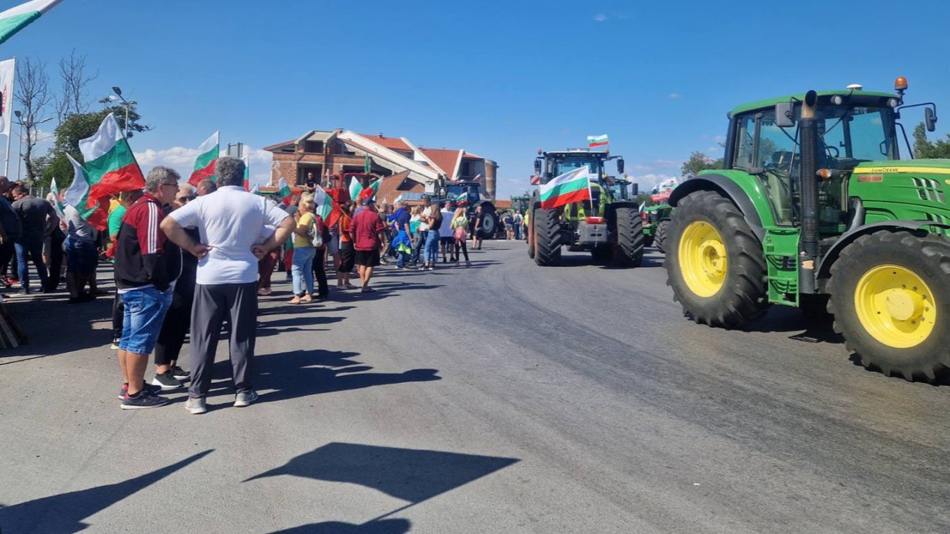 След 8 часа земеделците вдигнаха блокадата на "Петолъчката", утре се събират на входа на София