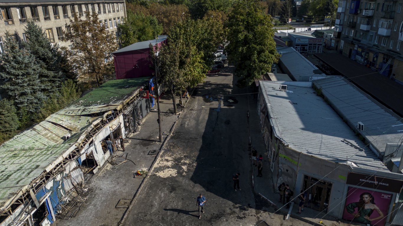 "Ню Йорк Таймс": Има доказателства, че заблудена украинска ракета е ударила пазара в Константиновка
