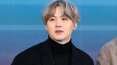 Suga от BTS започва задължителната си военна служба