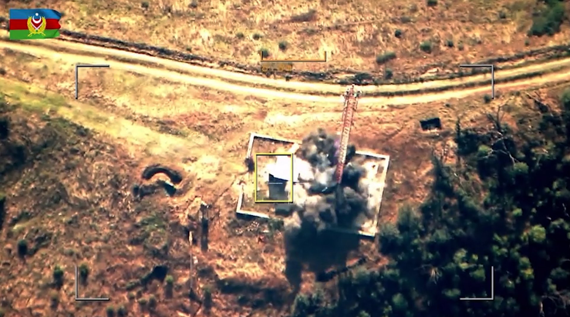 Стопкадър от видео на взрив на територията на Нагорни Карабах, на която според Азербайджан са разположени арменски сили. Снимка: Министерство на отбраната на Азербайджан чрез АП