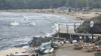 След наводненията от миналата година: Царево стартира летния сезон безпроблемно 