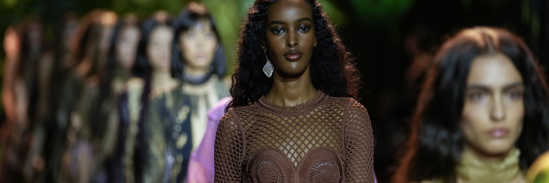 Седмицата на модата в Милано започна с дефилетата на „Antonio Marras“, продължи с "Versace" и завърши с "Armani"