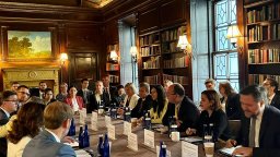 Габриел на среща с Виктория Нюланд и външните министри от Б9 постави въпроса за украинското зърно