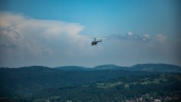 Откриха изчезналия селскостопански хеликоптер, пилотът е загинал