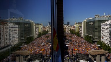 40 000 души протестираха в Мадрид срещу евентуалната амнистия на каталунските сепаратисти