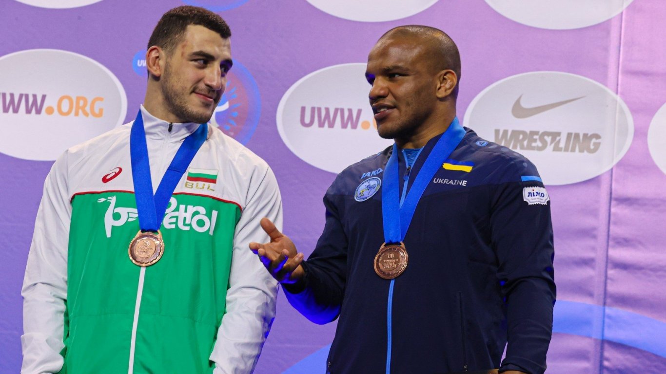 Украинец донесе бронз и единствена олимпийска квота за българската борба от световното