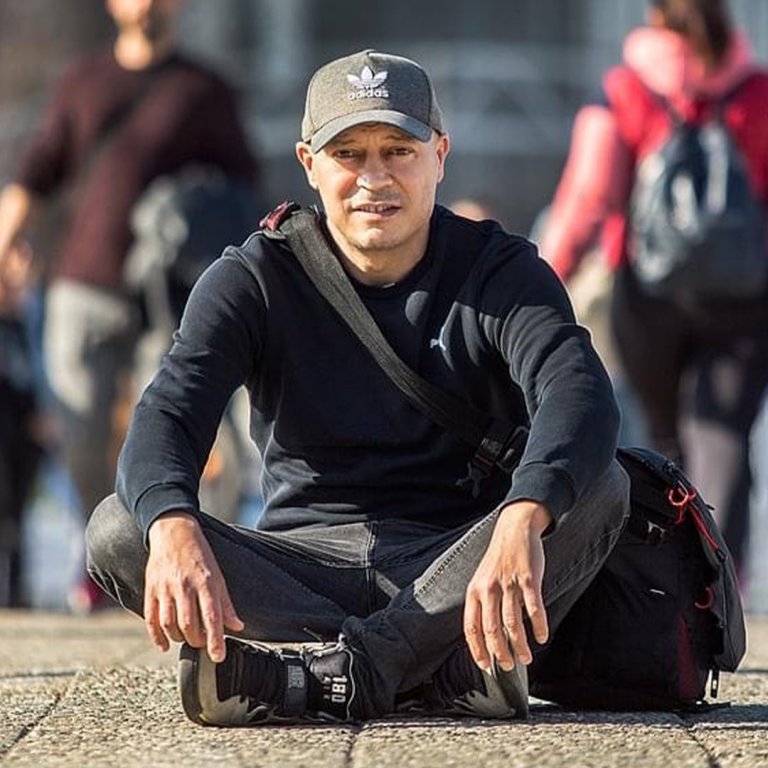 Вихрен Георгиев, човекът, който стои зад страниците People of Sofia - за силата на уменията и вратите, които ти отварят