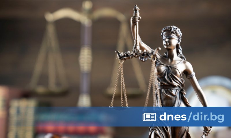 По-рано днес Томаш Шмит, съдия от административен съд във Варшава,