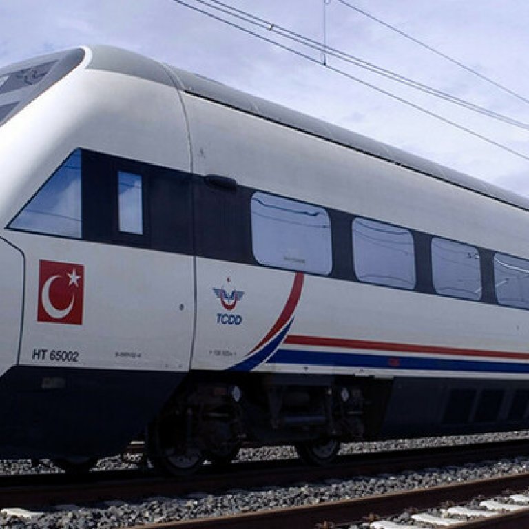 Нов високоскоростен влак свързва Истанбул и Сивас