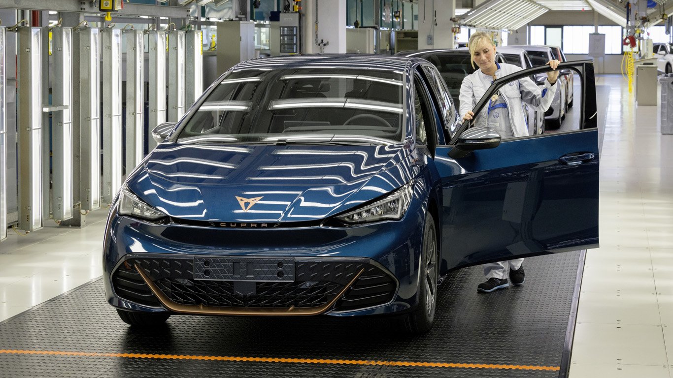 Volkswagen ще намали производството на ID.3 и Cupra Born