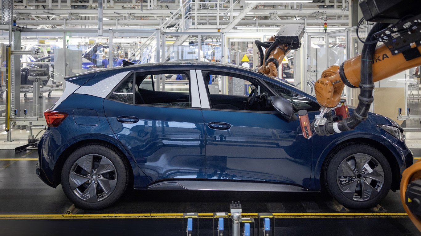 Производство на Cupra Born в завода на Volkswagen в Цвикау