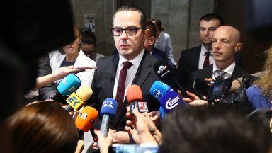 "Възраждане" потвърди, че ще подкрепи вота на недоверие, иницииран от "БСП за България"