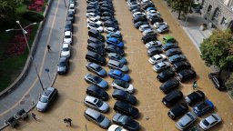 Следят на око за нарушители на забраната за влизане на стари коли в центъра на София