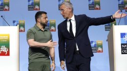 НАТО: Украйна успя да си върне половината от завзетите от Русия земи