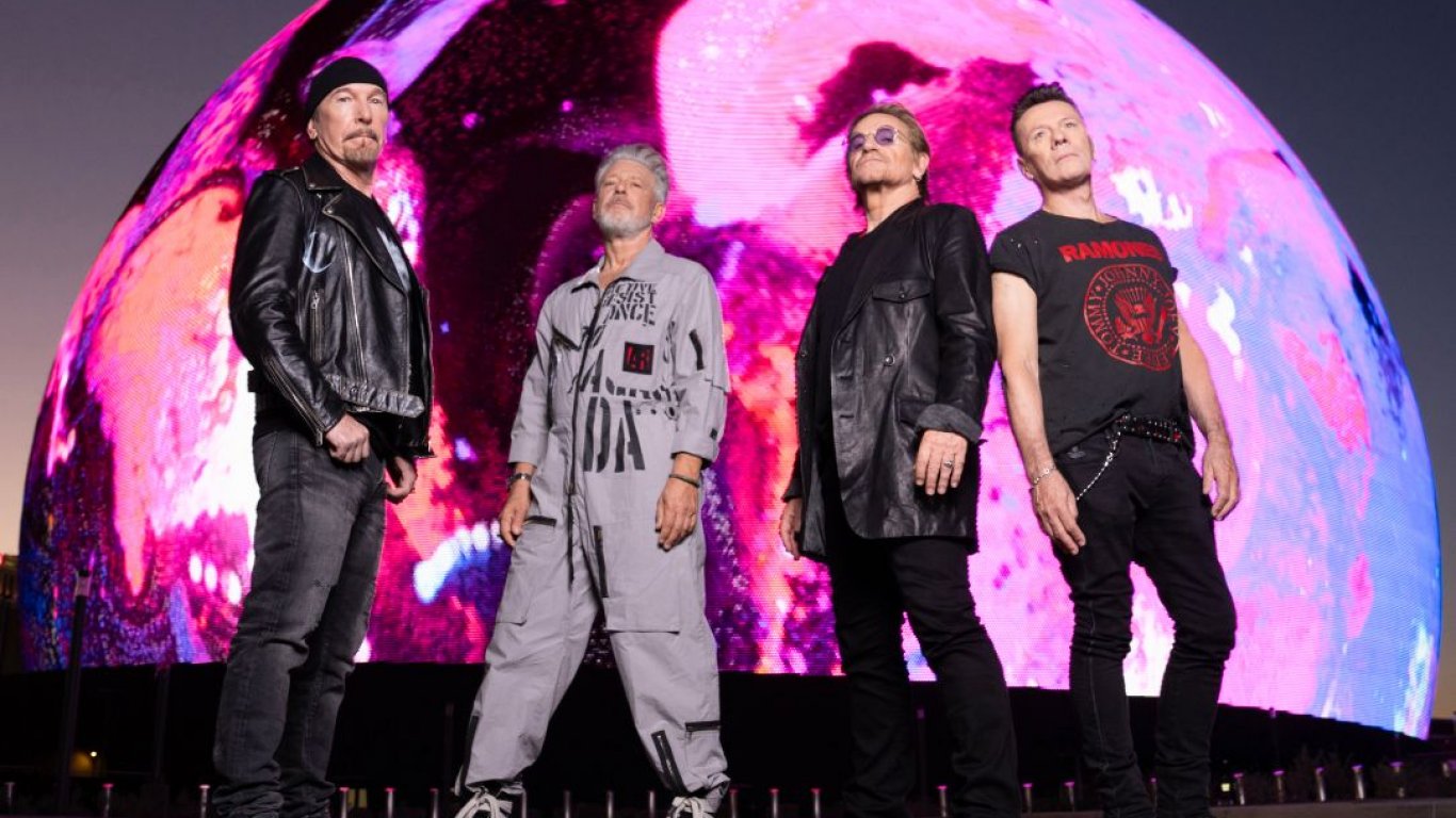 U2 зарадваха меломаните с чисто ново парче - "Atomic City"