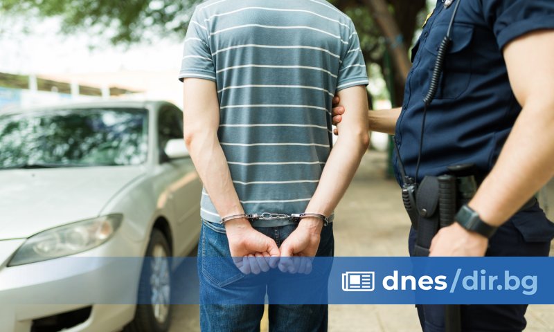 Четирима гръцки граждани на възраст между 17 и 23 години