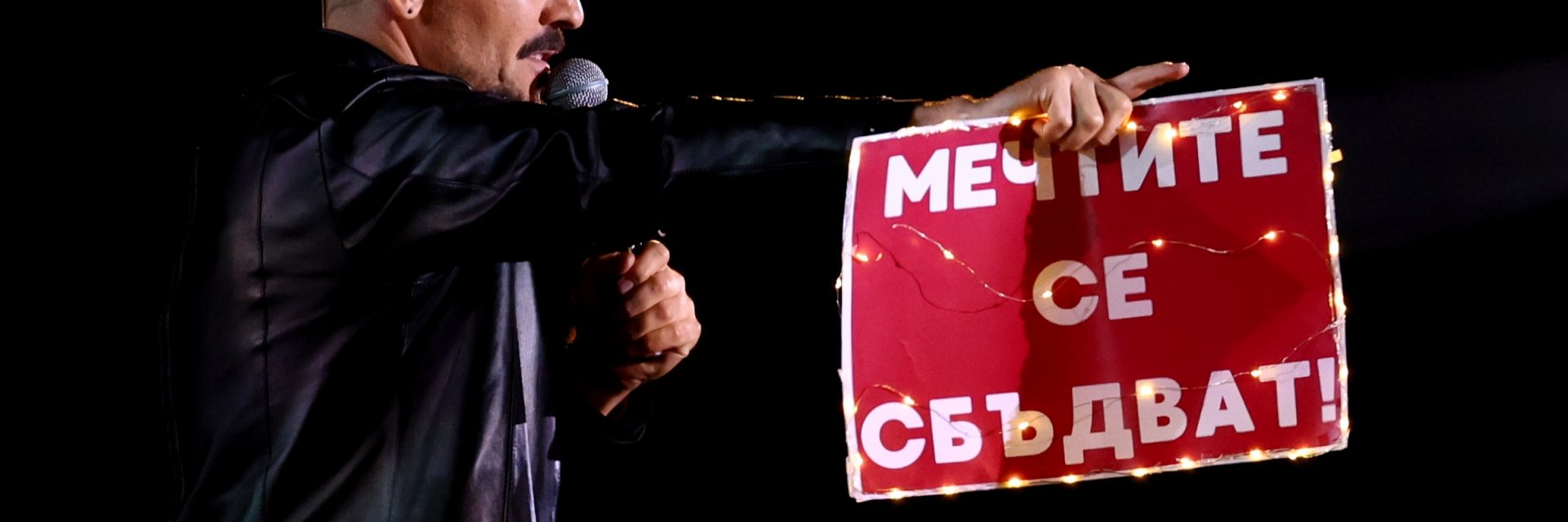 "Мечтите се сбъдват": Графа разходи хилядите на стадион "Васил Левски" из целия си репертоар 