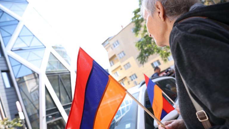 Представители на арменската общност протестираха в София и Русе за Нагорни Карабах