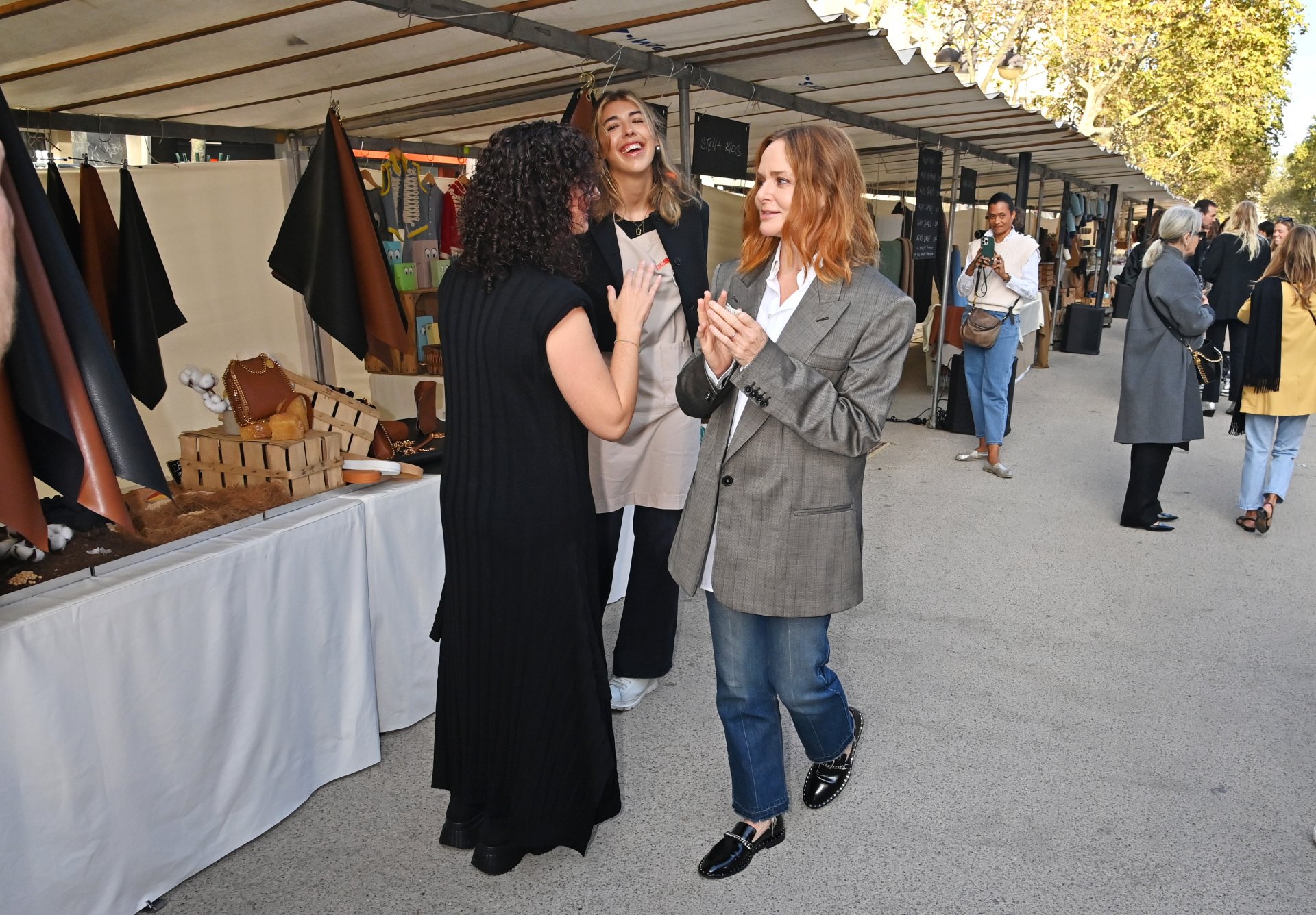 Стела Маккартни се среща с търговци преди модното шоу