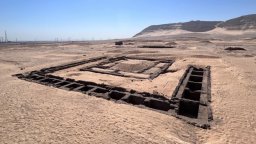 Археолози откриха съдове с останки от 5000-годишно вино в древноегипетския град Абидос