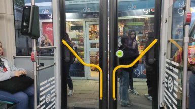 Шест електробуса возят пробно по две линии във Варна 