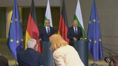 Олаф Шолц към Николай Денков: Германия подкрепя България за Шенген