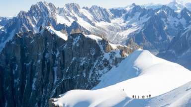 Que compartilhou 300 mil euros em esmeraldas e safiras do Mont Blanc 
