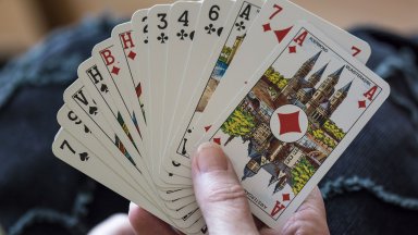 3 популярни игри с карти, които трябва да научите, и защо