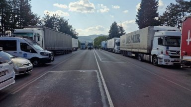 На 14-ия ден от блокадите: Възстановено е движението през Прохода на Републиката