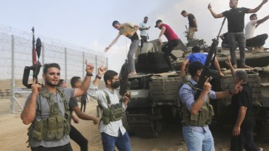 Премиерът Кристофър Лъксън заяви че атаката на Хамас срещу Израел