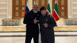 15-годишният син на Рамзан Кадиров бе награден с орден "Герой на Чечения" след побой над затворник