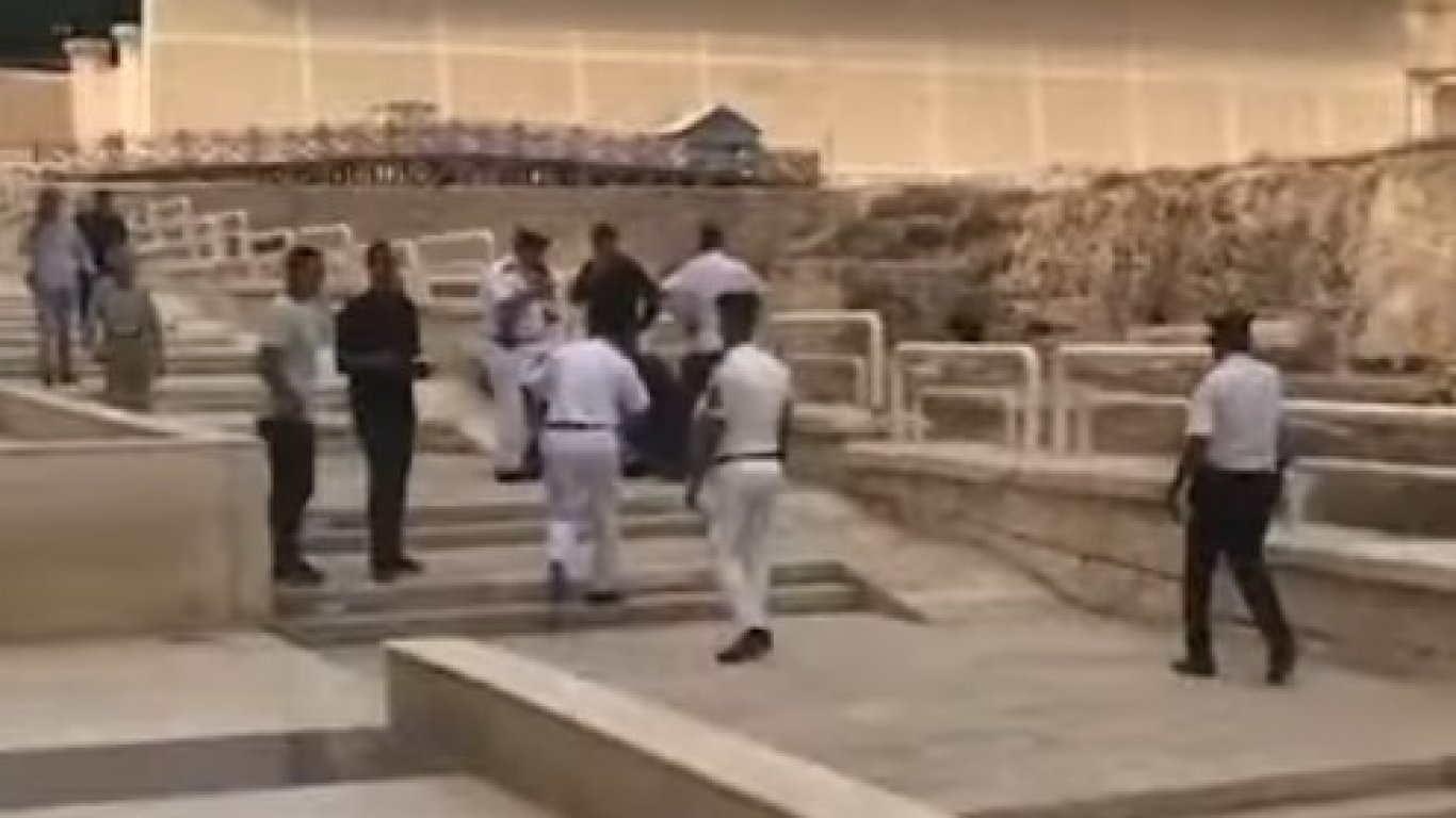 Египетски полицай стреля по израелски туристи и уби трима в Александрия