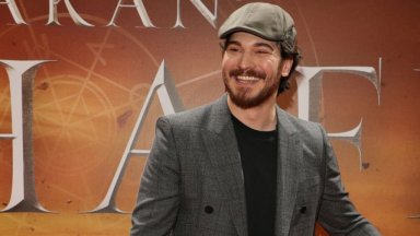 Звездата на турските сериали Чагатай Улусой вече е с български паспорт