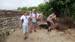 С нови открития, с находки от злато и сребро приключи археологическото лято на крепостта "Мисионис" край Търговище