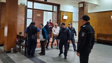 За постоянно в ареста остава мъжът, обвинен в опит за убийство на полицай в Казанлък