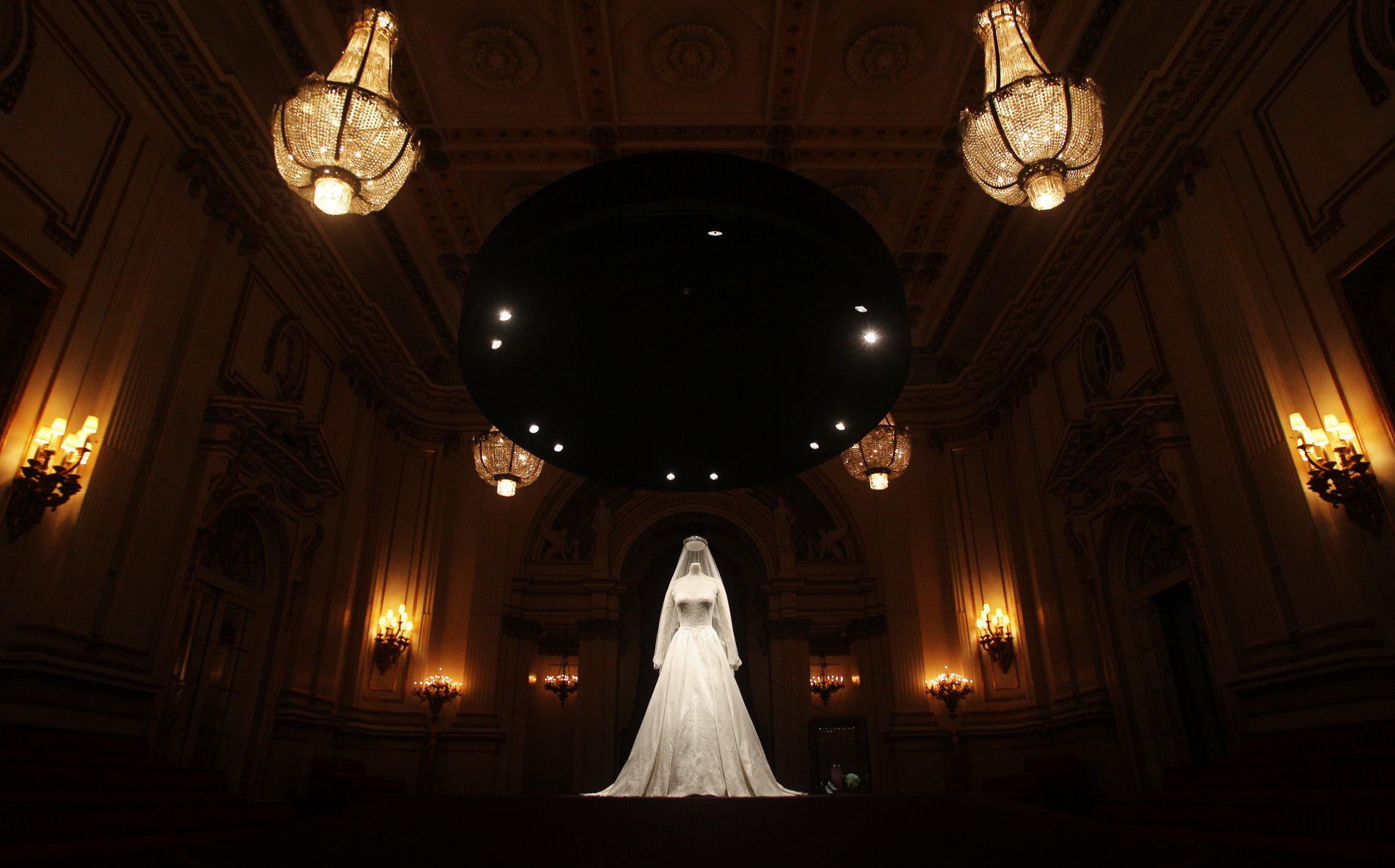 Сватбената рокля на Кейт Мидълтън