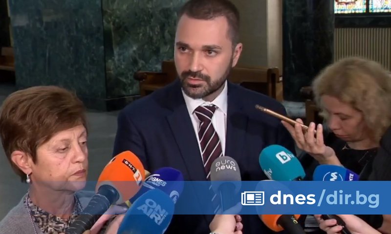 Чужденецът е разпространявал видеоклипа от мобилен телефон, който е иззет снощи