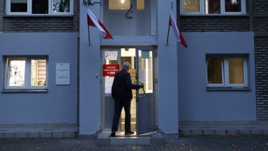Избирателните секции в Полша отвориха врати