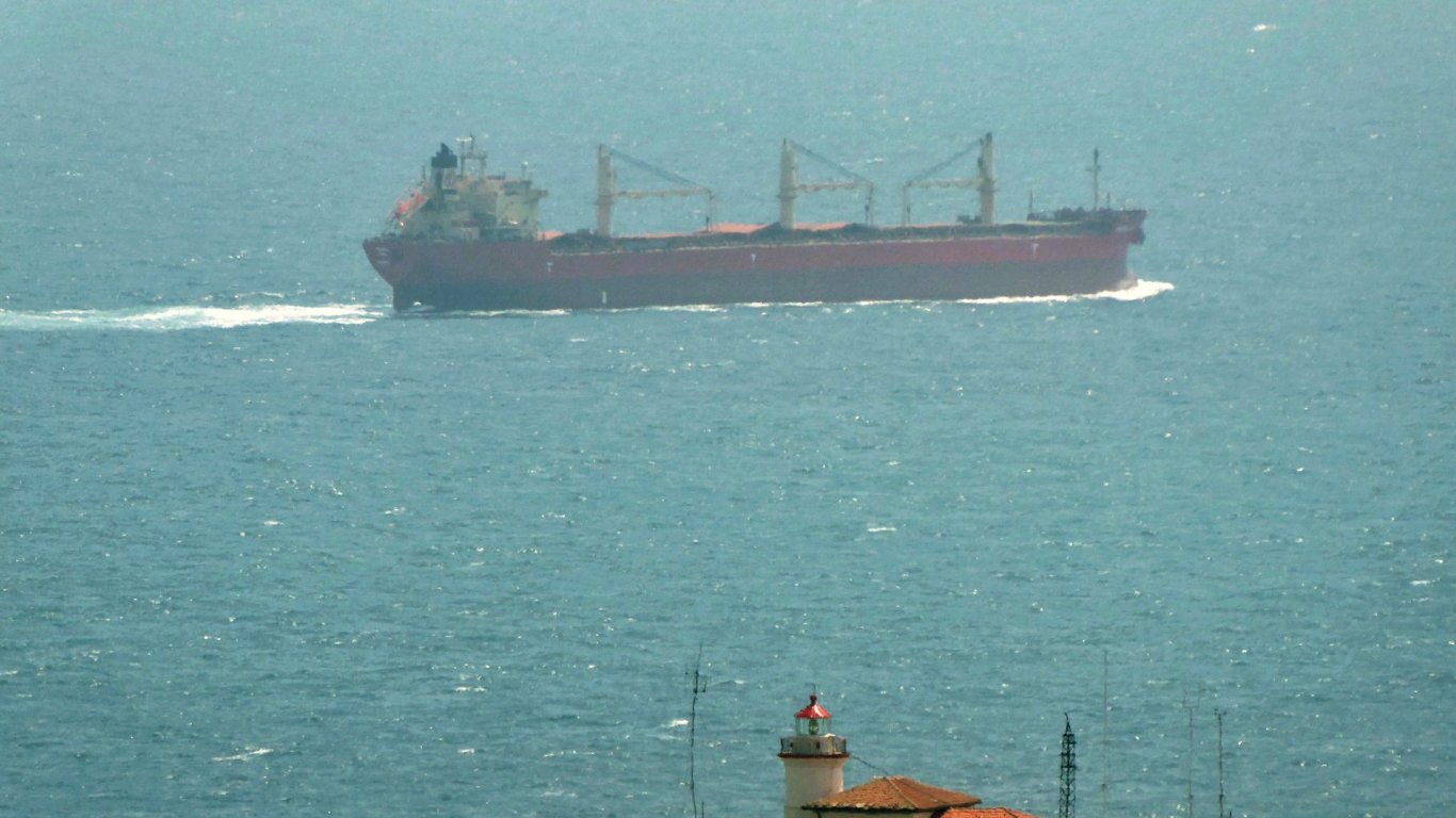 Част от моряците на кораба "Рожен" поискаха да се приберат от Ашдот 