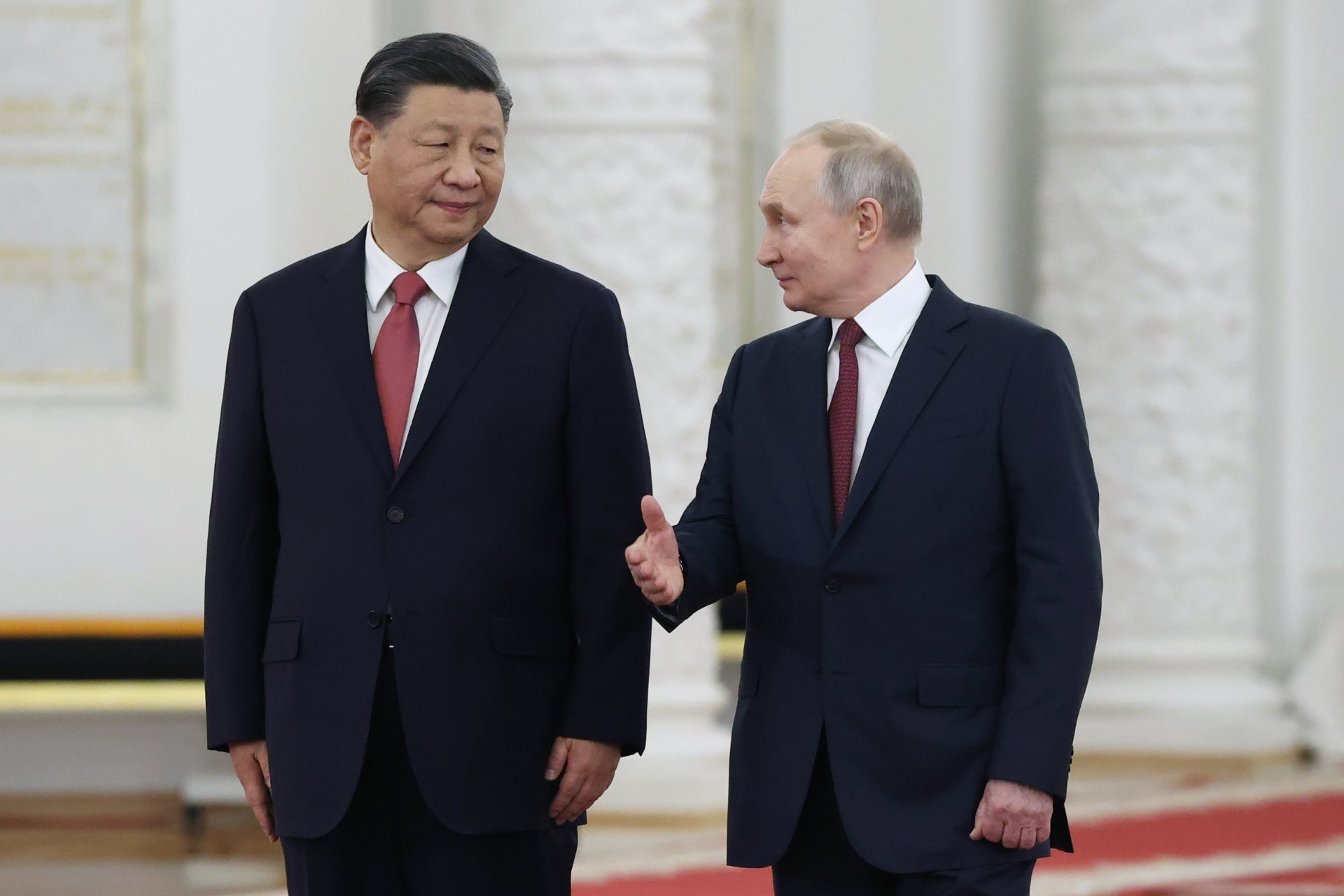 Президентите на Китай и Русия, Си Цзинпин и Владимир Путин, по време на срещата си в Кремъл в началото на пролетта, 21 март 2023 г. 