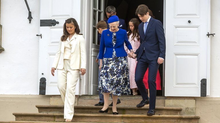 Пепеляшка се намери! 18-годишната Ан-Софи остави обувката си на бала на принц Кристиян