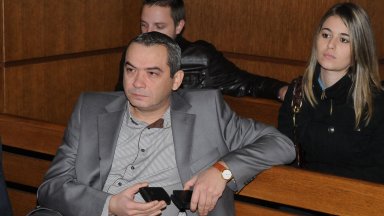 Тя постави под съмнение че Петров е автор на сигнала