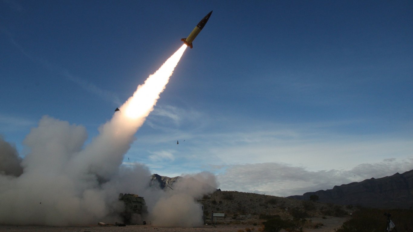 Украйна е използвала за първи път предоставени от САЩ ракети АТАКМС