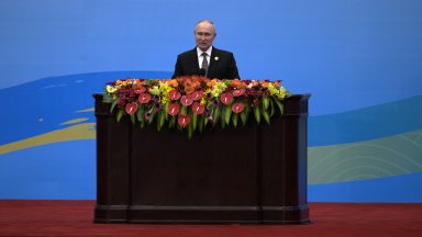 Путин е в Китай за третото издание на форума Един