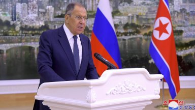 Лавров пристигна вчера на двудневно посещение в Северна Корея след