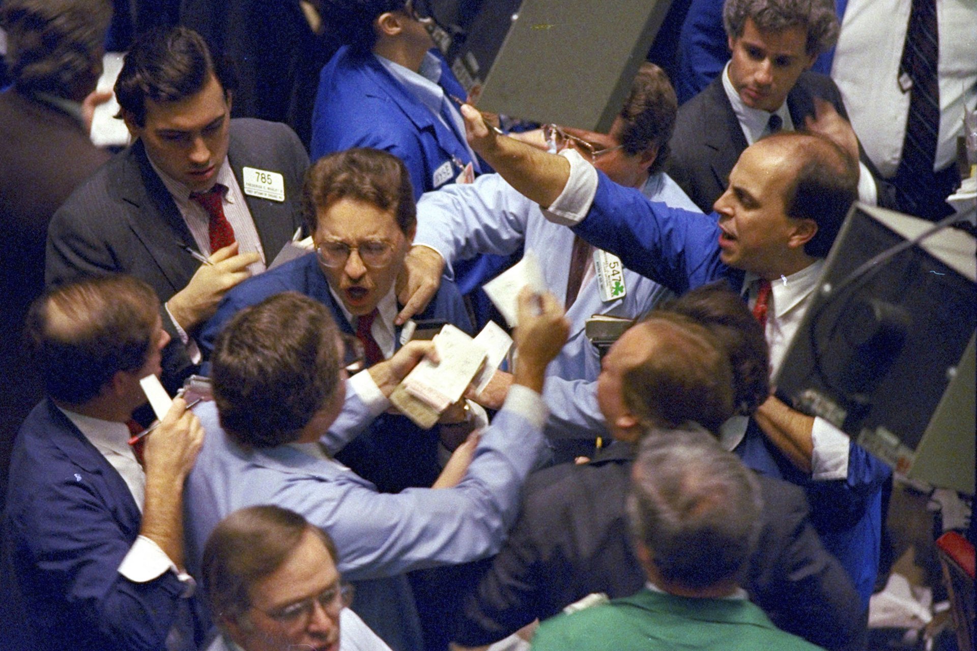 Нюйоркската фондова борса отбелязва спад на акциите с повече от 500 пункта на 19 октомври 1987 г. 