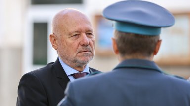 Засилихме присъствието на армията на границата службите следят обстановката Имаме готовност